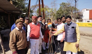 गणतंत्र दिवस पर वार्ड क्रमांक 15 अमोना में वृक्षारोपण का आयोजन