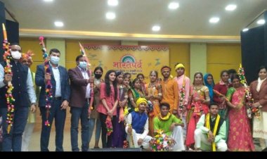 गणतंत्र दिवस’’ की संध्या पर ''आजादी का अमृत महोत्सव'' अंतर्गत मल्हार स्मृति मंदिर देवास में ‘’भारत पर्व’’ का हुआ आयोजन ।