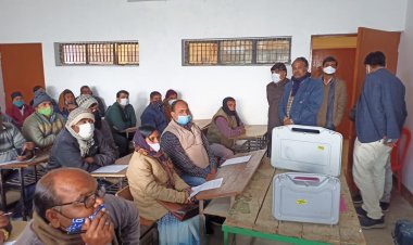 विधानसभा सामान्य निर्वाचन-2022 को सकुशल व निष्पक्ष सम्पन्न कराए जाने हेतु मतदान कार्मिकों का प्रथम प्रशिक्षण पीठासीन अधिकारी और मतदान अधिकारी प्रथम का पहले दिन का प्रशिक्षण हुआ सम्पन्न।