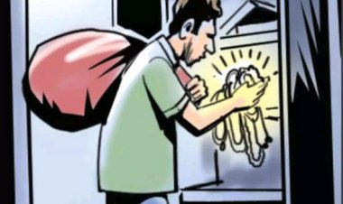 घर से सोने के कंगन चोरी