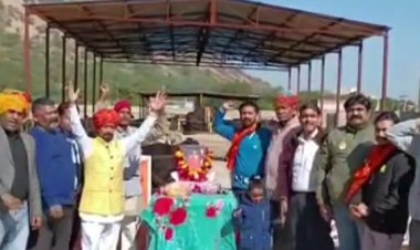 करणी सेना का तृतीय स्थापना दिवस समारोह कांजी हाउस गौशाला अलवर में गौ सवामणी करके मनाया