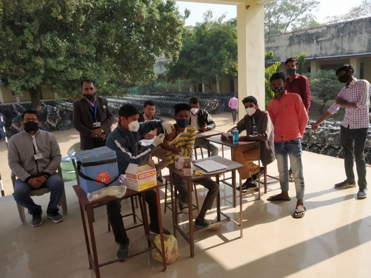 श्री प्यारेलाल गुप्ता राजकीय उच्च माध्यमिक विद्यालय में 120 बच्चों को कोवैक्सीन लगाई