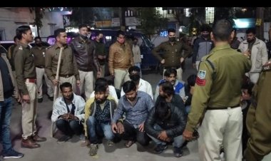 कोतवाली थाना पुलिस की बड़ी कार्यवाही जुआ खेलते 19 आरोपियों को पकड़ा।