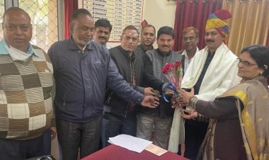 अतिरिक्त जिला शिक्षा अधिकारी मुकेश किराड़ को राष्ट्रीय पुरुस्कार से सम्मानित किया