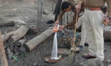 देवास जिले में आबकारी विभाग द्वारा अवैध मदिरा के विरुद्ध लगातार कार्यवाही