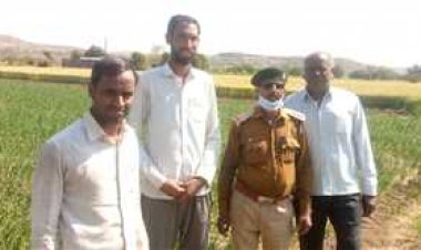 तेन्दुए के डर से लोगो ने खेत मे रात की सिंचाई की बंद