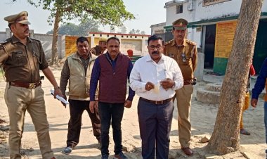 मा0 प्रेक्षक 187-इसौली विधान सभा क्षेत्र द्वारा वल्नरेबल व संवेदनशील मतदान केन्द्रों का निरीक्षण कर लिया जायजा।