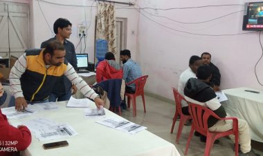 निर्वाचन से सम्बन्धित शिकायतों को त्वरित निस्तारण कराये जाने हेतु जन सामान्य करें cVIGIL ऐप का प्रयोग।