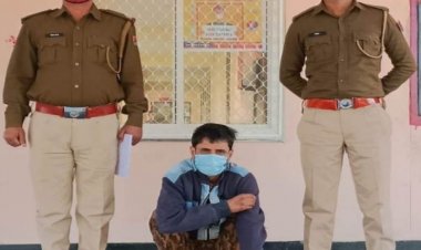 चौपहिया वाहनों के शीशे तोड़कर नगदी सहित अन्य सामान चोरी करने वाले आरोपी को गिरफ्तार किया