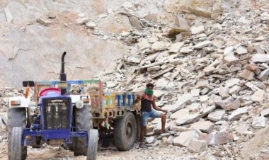 जूते की नोक पर चल रही हैं अवैध खनन किसकी शह पर