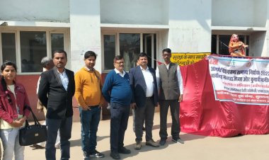 मतदान प्रतिशत बढ़ाने तथा लोकतंत्र को मजबूत बनाने हेतु नेहरू युवा केन्द्र सुलतानपुर द्वारा मतदाता जागरूकता कार्यक्रम के अन्तर्गत कठपुतली कार्यक्रम का हुआ आयोजन।