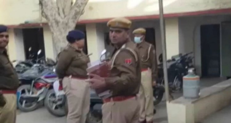 पुलिस अधीक्षक तेजस्वी गौतम ने रामगढ़ कस्बे में स्थित डीएसपी कार्यालय थाने का निरीक्षण किया