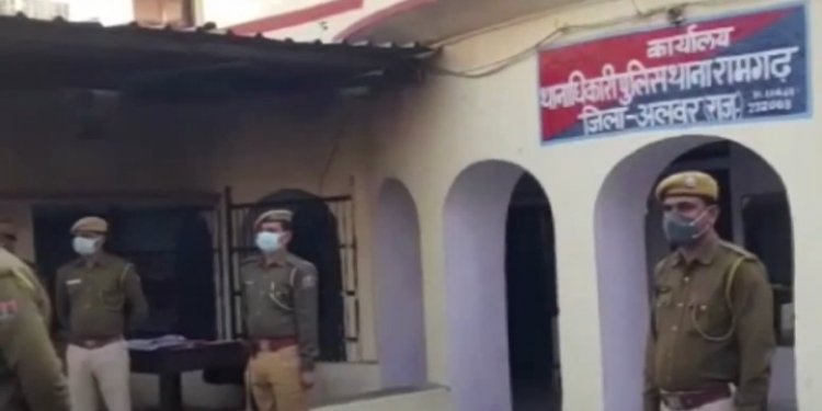 पुलिस अधीक्षक तेजस्वी गौतम ने रामगढ़ कस्बे में स्थित डीएसपी कार्यालय थाने का निरीक्षण किया