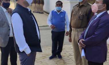 मा0 राज्य विधिक सेवा प्राधिकरण लखनऊ के सदस्य, सचिव प्रथम द्वारा जिला कारागार सुलतानपुर एवं जिला कारागार में स्थापित लीगल एड क्लीनिक का किया गया औचक निरीक्षण।