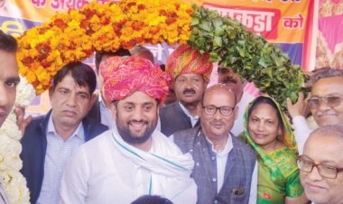 बजट में नगर पालिका घोषित किए जाने पर विधायक संदीप यादव के टपूकड़ा पहुंचने पर भव्य स्वागत किया