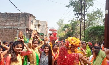 श्रीमद्भागवत के साथ भव्य कलश यात्रा निकली 