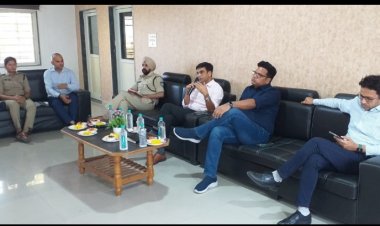 नवरात्रि पर्व के दौरान टेकरी पर पुख्ता इंतजाम किये जायें – कलेक्टर श्री शुक्ला।