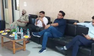 देवास मे नवरात्री की तैयारी कलेक्टर बोले पुख्ता इंतजाम किये जाये चुनरी यात्रा निकालने से पहले लेना होंगी अनुमति