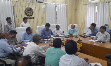 जिलाधिकारी की अध्यक्षता में आईजीआरएस की समीक्षा बैठक हुई आयोजित।