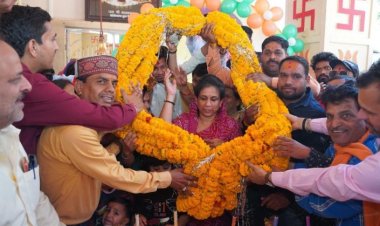 संत श्री बालकदास गणेश उत्सव समिति ने भोलेनाथ मंदिर पर मनाया विधायक का जन्मदिन