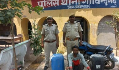 55-55 लीटर अवैध हथकढ शराब को जप्त किया ओर मौके से मुलजिम बिट्टू को गिरफ्तार किया