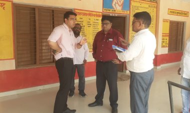 डीएम व सीडीओ द्वारा ग्राम पंचायत दूबेपुर स्थित जूनियर हाईस्कूल दूबेपुर का किया गया आकस्मिक निरीक्षण।