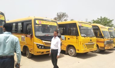 सड़क सुरक्षा कार्यक्रम के अन्तर्गत सेमफोर्ड स्कूल महुअरिया में सड़क सुरक्षा सम्बन्धी संगोष्ठी हुई आयोजित।