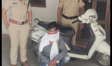 देवास जिले में आबकारी विभाग ने अवैध मदिरा के विरुद्ध कार्यवाही कर देशी प्लेन मदिरा एवं वाहन किया जप्त