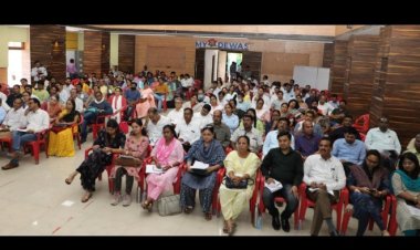 देवास जिले में त्रि-स्तरीय पंचायत  चुनाव के लिए नियुक्त सेक्टर अधिकारियों को दिया प्रशिक्षण