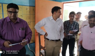 जिलाधिकारी व मुख्य विकास अधिकारी द्वारा आंगनबाड़ी केन्द्र दूबेपुर, विकास खण्ड दूबेपुर का किया गया आकस्मिक निरीक्षण।
