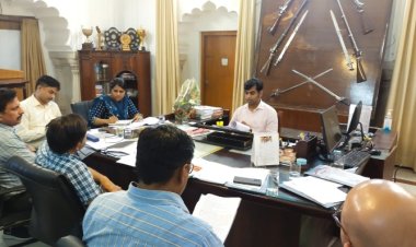 शिवप्रसाद नकाते की अध्यक्षता में कलक्ट्रेट सभागार में न्यास की बैठक आयोजित हुई