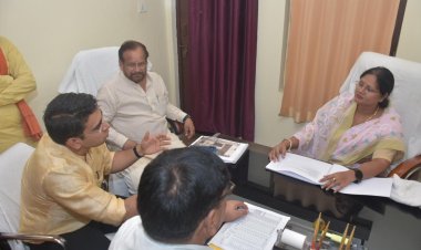 मा0 राज्यमंत्री, ग्राम्य विकास विभाग की अध्यक्षता में विभागीय अधिकारियों के साथ समीक्षा बैठक का हुआ आयोजन।