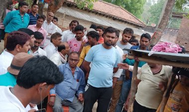 गैस रिसाव से लगी आग, पीड़ित परिवार को मिला विश्वकर्मा समाज द्वारा सहयोग