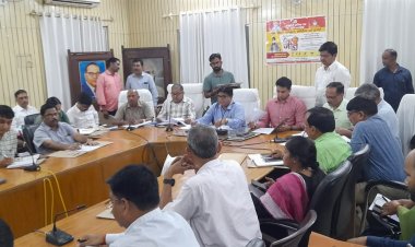 जिलाधिकारी की अध्यक्षता में संचारी रोग नियंत्रण एवं दस्तक अभियान हेतु द्वितीय टास्क फोर्स/अर्न्तविभागीय बैठक हुई आयोजित।