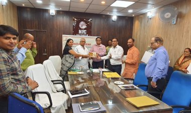मा0 मुख्यमंत्री उ0प्र0 द्वारा स्वरोजगार संगम मेले के माध्यम से 1.90 लाख हस्तशिल्पियों कारीगरों एवं छोटे उद्यमियों को रू0 16 हजार करोड़ का किया गया ऋण वितरण।