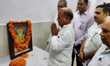 राजधानी लखनऊ में संपन्न हुई अखिल भारतीय विश्वकर्मा शिल्पकार महासभा की प्रदेश कार्यकारिणी की बैठक ।