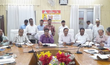 जिलाधिकारी की अध्यक्षता में आई.जी.आर.एस. की बैठक हुई सम्पन्न।