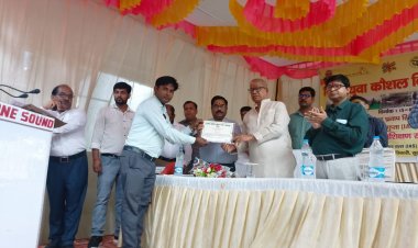 मा0 सदस्य, विधान परिषद, (भा0ज0पा0) सुलतानपुर द्वारा विश्व युवा कौशल दिवस-2022 का फीता काटकर किया गया शुभारम्भ।