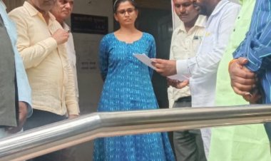 अनुसूचित जाति वर्ग की बेटी व निर्वाचित सरपंच महिला के साथ की गई बदसलूकी अत्याचार को लेकर राष्ट्रपति के नाम कलेक्टर को दिया ज्ञापन
