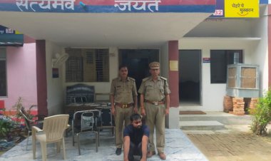 जनपद सुल्तानपुर में आबकारी निरीक्षक डॉक्टर महेंद्र प्रताप वर्मा मय स्टाफ द्वारा की गई बड़ी कार्रवाई, ओवर रेटिंग में सेल्समैन को भेजा जेल। विक्रेताओं में मचा हड़कंप।