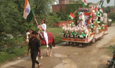 बच्चों द्वारा तिरंगा यात्रा का भव्य प्रदर्शन