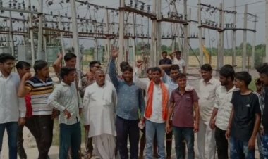 बिजली कटौती से परेशान करीब 40 गाँवो के लोगों ने जीएसएस का किया घेराव
