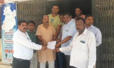 छोटी बावड़ी हनुमान मंदिर वाले रोड पर कूड़े के ढेर से परेशान आमजन
