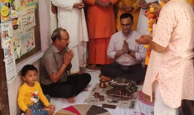 मंत्री नंद सिंह आर्य सहित सभी पदाधिकारियों ने माला व साफा बन्दन कर उनका स्वागत किया