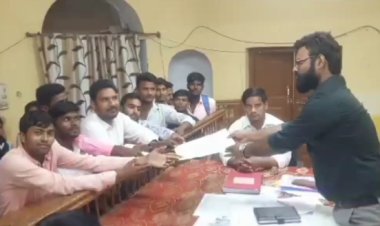 गौ माताओं में फैल रही लंपी वायरस की रोकथाम के लिए छात्र छात्राओं ने तहसीलदार को सौंपा ज्ञापन