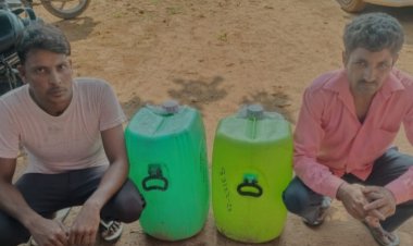 अवैध हथकढ़ शराब से भरी दो जरीकेन सहित दो जनों को गिरफ्तार किया