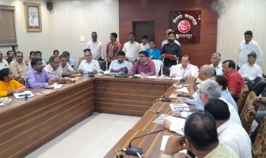 जिलाधिकारी की अध्यक्षता में राष्ट्रपिता महात्मा गाँधी जी की जयंती समारोह का सफल आयोजन किये जाने हेतु रूप रेखा तैयार करने के सम्बन्ध में बैठक हुई आयोजित।