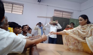 सम्राट हेमचन्द्र विक्रमादित्य (राजा हेमू) के ऐतिहासिक महत्व के संबंध में राजगढ़ तहसीलदार को ज्ञापन सौंपा