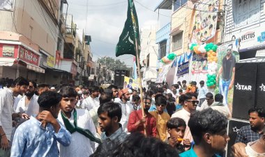 देवास मे बड़ी शान से मनाया जश्ने ईद मिलादुन्नबी किया जोरदार स्वागत सारा शहर रहा जोश से लबरेज
