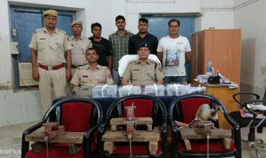 अवेैध हथियार बनाने की दो फैक्ट्रीयो पर छापा मार कर पकड़ा